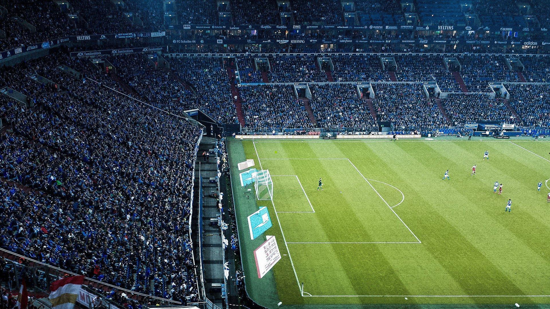 斯拉维亚主场迎战毕尔巴鄂，欧冠周中战火考验双方战术韧性