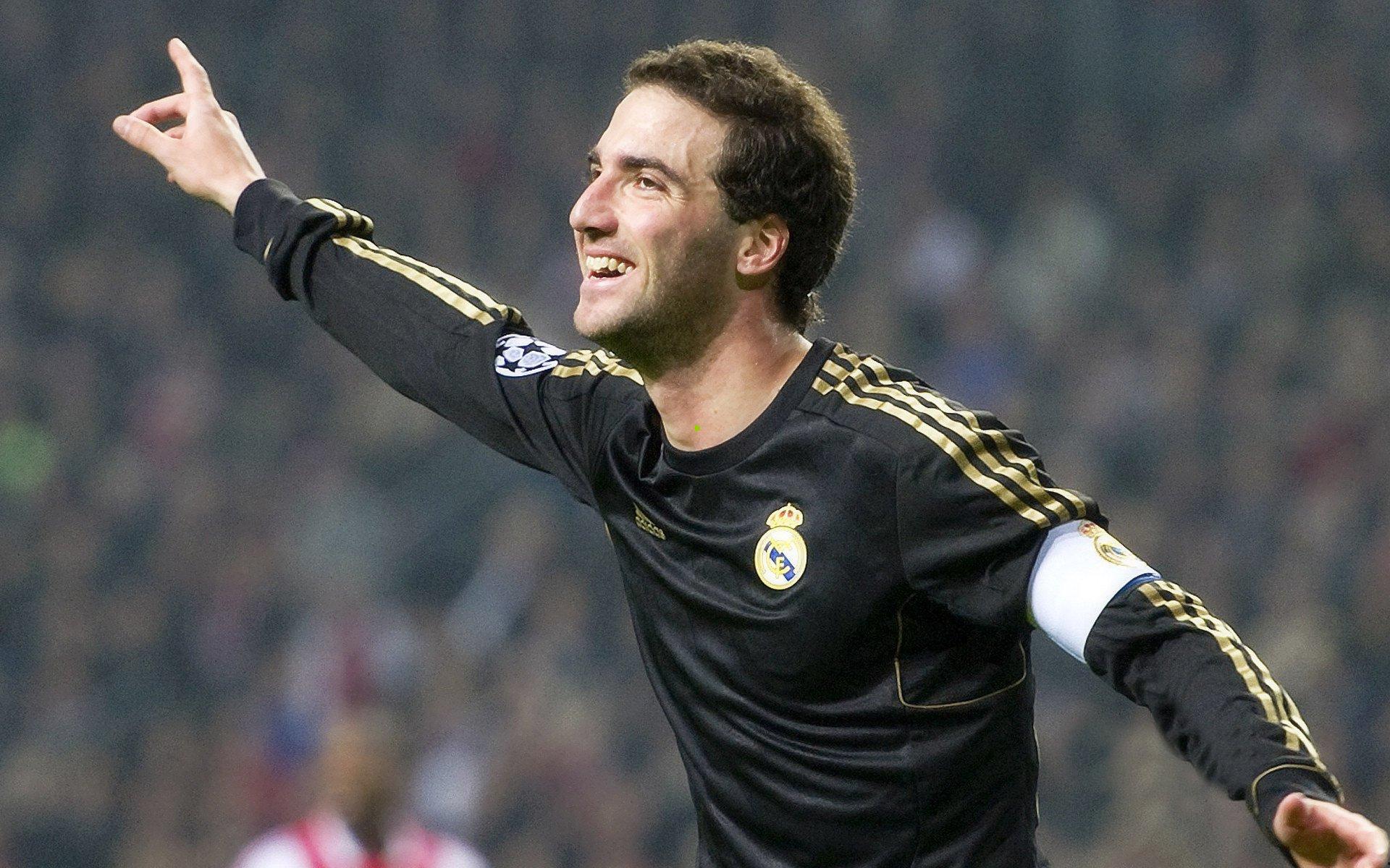 迈阿密国际决赛力克温哥华白浪，荣耀加冕冠军宝座